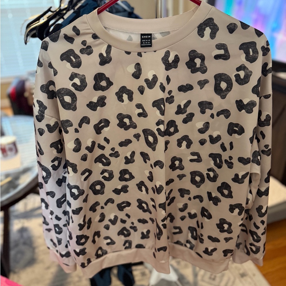 NWOT - SHEIN Leopard Print Crew Neck Sweatshirt